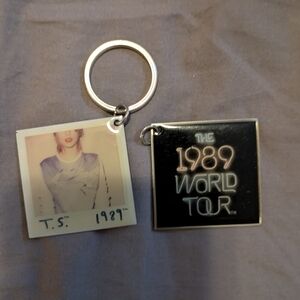 Taylor Swift Black and Silver 1989 World Tour Keychain Set